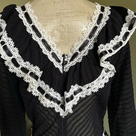 JJ’s Fairyland Black White Crochet trim Sheer Top Sz S - Picture 7 of 9